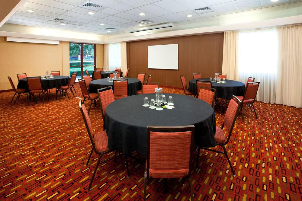 Courtyard By Marriott Denver Airport Екстер'єр фото