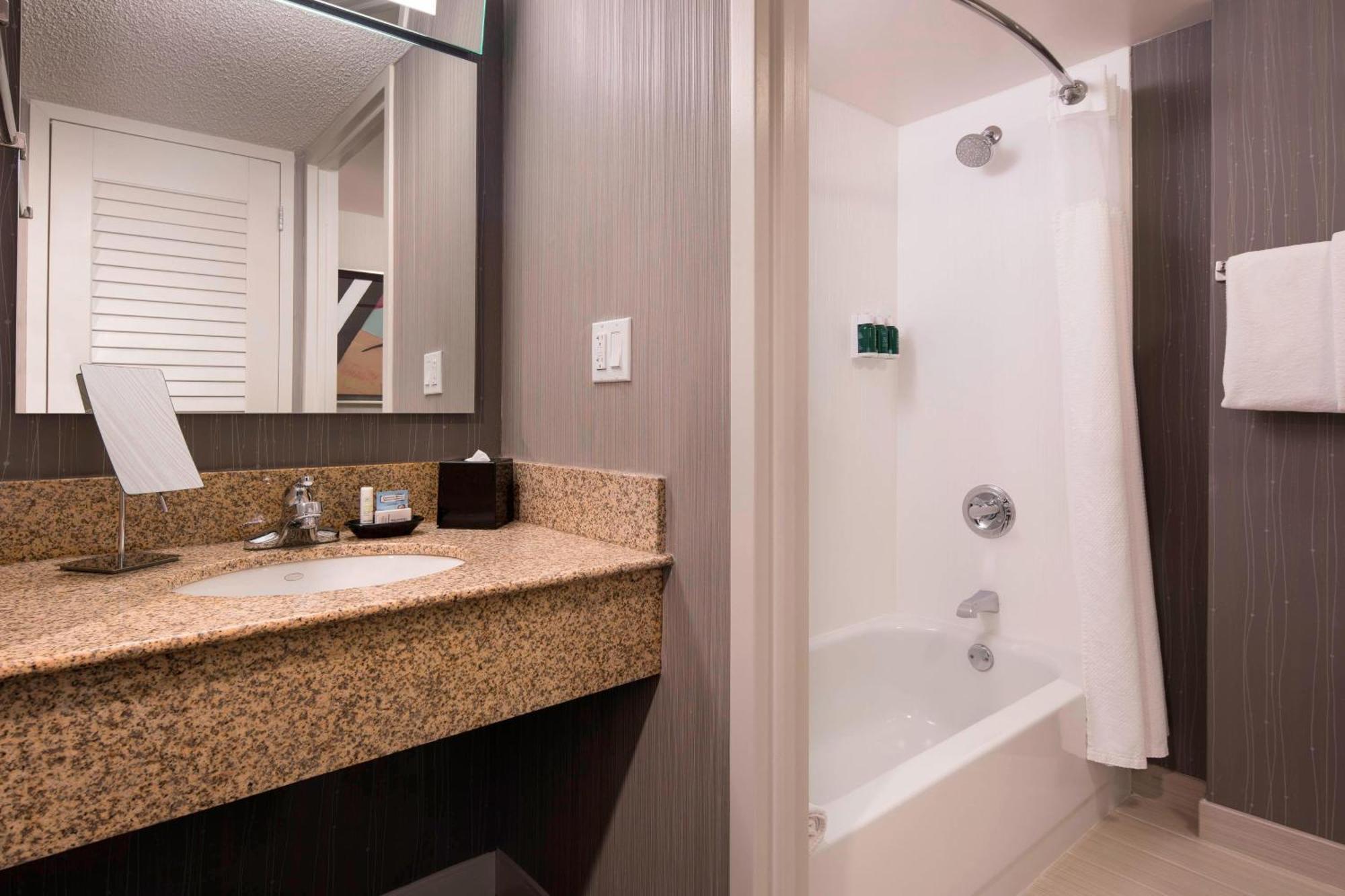 Courtyard By Marriott Denver Airport Екстер'єр фото