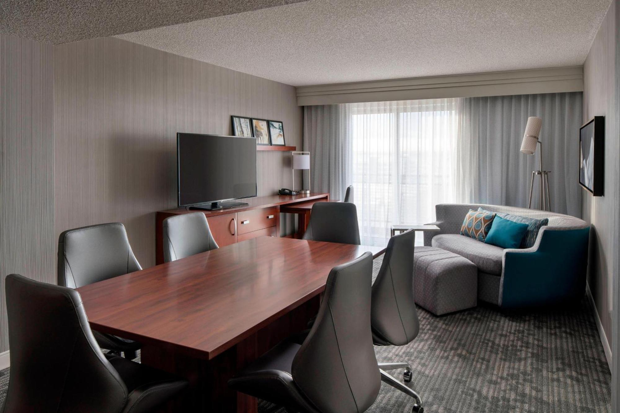 Courtyard By Marriott Denver Airport Екстер'єр фото