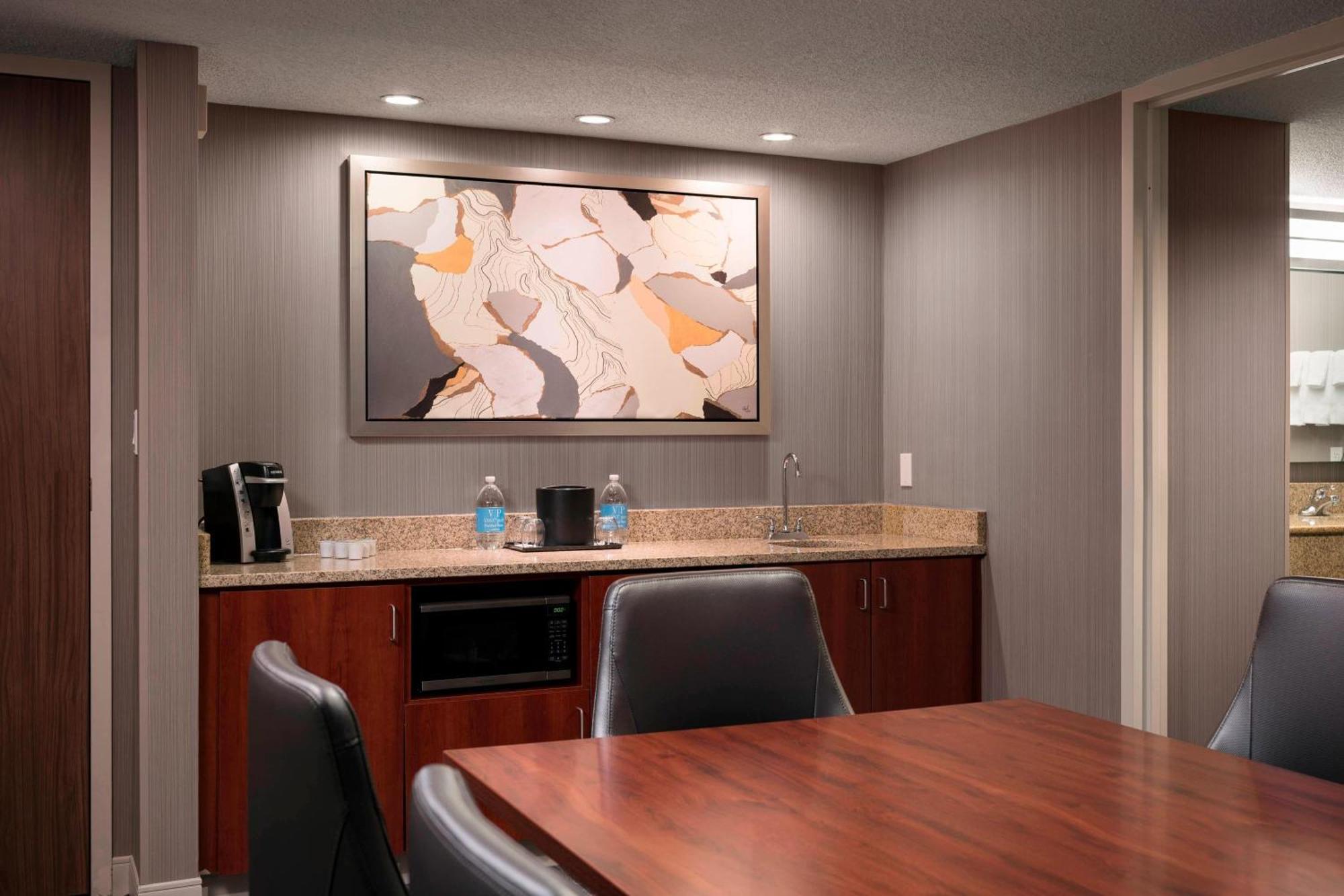 Courtyard By Marriott Denver Airport Екстер'єр фото